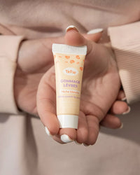 Gommage lèvres au sucre – Douceur & lèvres lissées